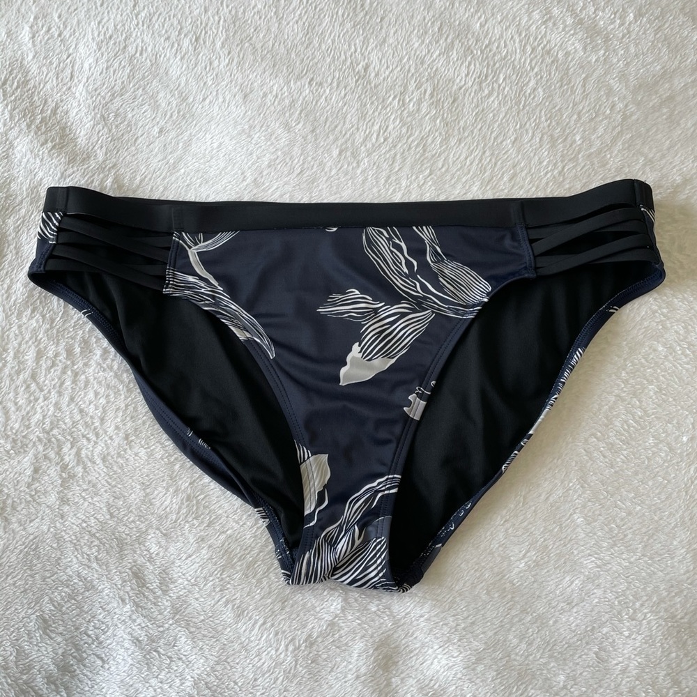 Athleta Navy blue and black swim bottom M